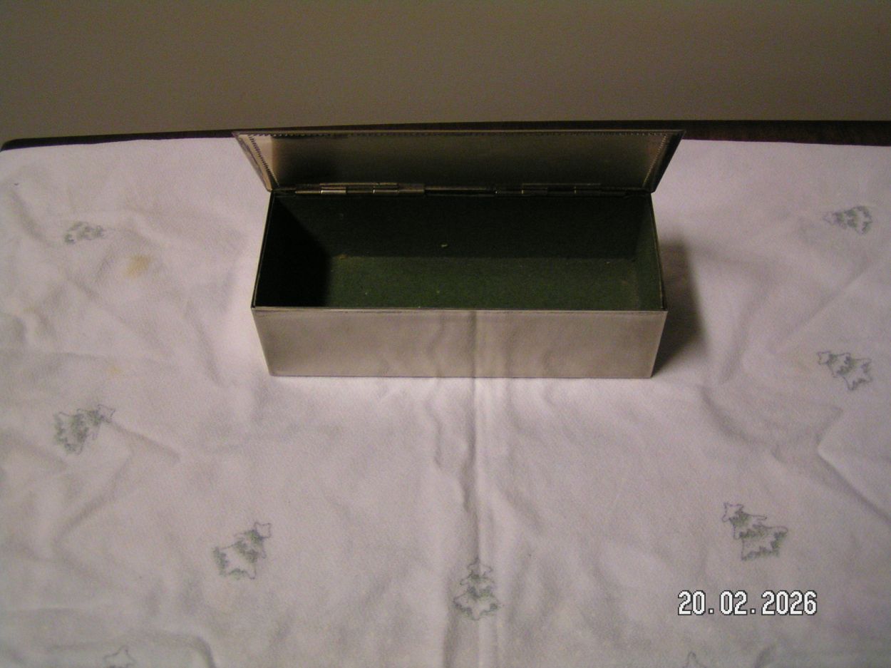 artikelnr. 1602092 Verzilverde Lepel Doosje Douwe Egberts jaren 80 - 90 prijs €17.50,- euro
