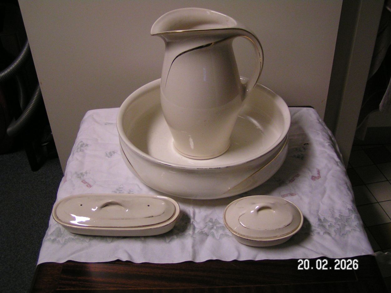 artikelnr. 1602088 Antiek Lampetstel Societe Ceramique Maastricht in zeer goedestaat prijs €65,- euro
