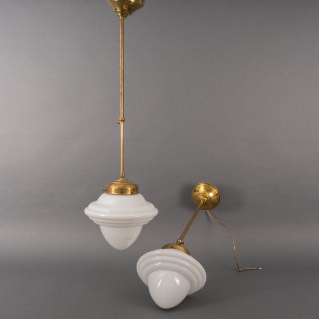 Verkocht Witte glazen hanglampen W.H. GISPEN jaren '20
diverse uitvoeringen en verschilende soorten, modellen en maten.

Keywords: Witte glazen hanglampen W.H. GISPEN jaren &#039;20
