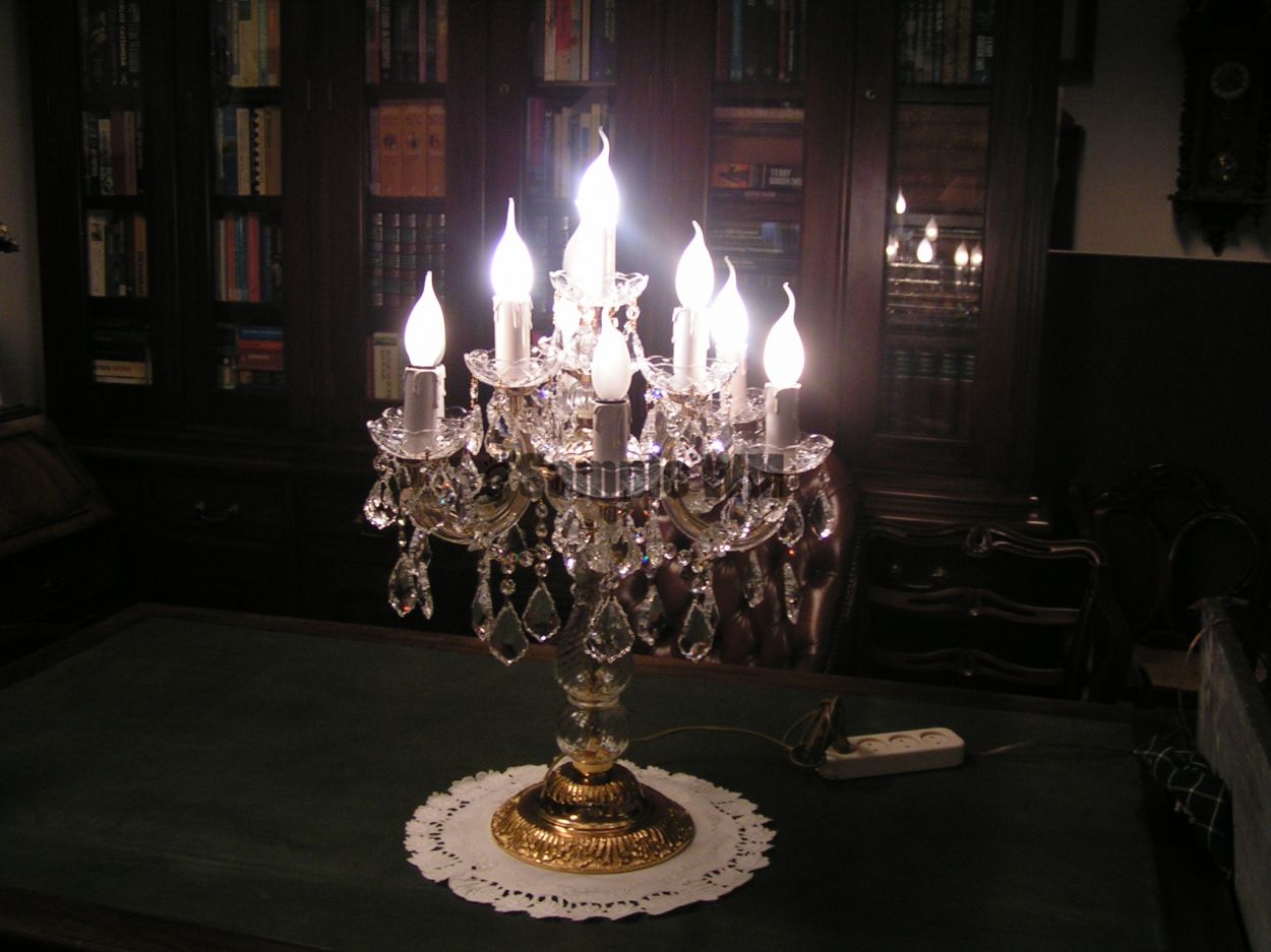 Verkocht artikelnr. 1600362 Staande Kristallen Kroonluchter 10 lampen.
Beschrijving
afmetingen: 76cm x 50cm

6 armig.

In nieuwstaat.

Juweel van een Lamp!
Keywords: Staande Kristallen Kroonluchter 10 lampen