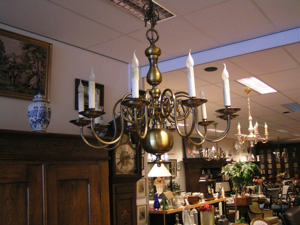 artikelnr. 1600861 Grote Antieke Balkroon - 10 armig : prijs €349,- euro
B: 1m x zonder ketting 90cm

In zeer goede staat 
Keywords: Grote Antieke Balkroon - 10 armig -