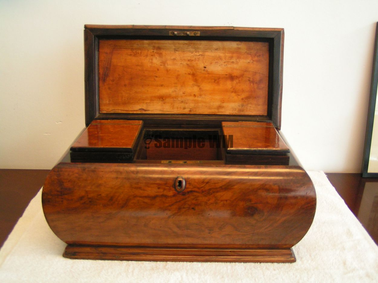 Verkocht artikelnr. 1600323 Antieke Palisanderhouten Biedermeier Theekistje
Uniek exemplaar,vroeg biedermeier, puntgaaf.

B: 36cm x D: 20cm x H: 20cm
Keywords: Antieke Palisanderhouten Biedermeier Theekistje