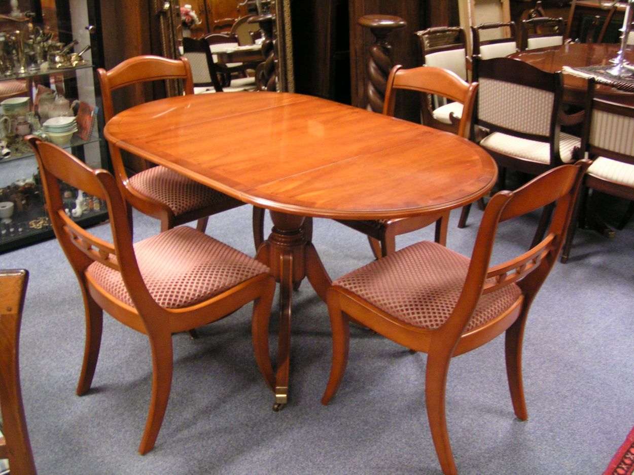 Verkocht artikelnr. 1600307 Heldense Exclusive Taxus Hangoor Eetkamertafel met 4 stoelen.
in prachtstaat, met 4 heldense stoelen.
met diverse setjes Heldense stoelen op voorraad, prijs in overleg, diverse mogelijkheden.

L:1.39m x B: 89cm x H: 76cm, midden-tussenstuk hangoor=60cm
Keywords: Heldense Exclusive Taxus Hangoor Eetkamertafel met 4 stoelen