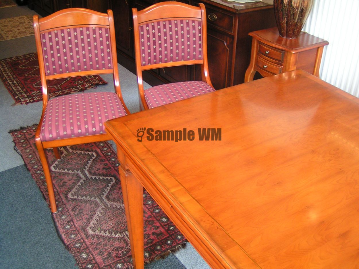 Verkocht artikelnr. 1600331 Heldense Exclusive Taxus Eetkamertafel
Kenmerken
Conditie : Zo goed als nieuw
Breedte : 50 tot 100 cm
Lengte : 100 tot 150 cm
Aantal personen : Vier personen
Vorm : Rechthoekig
Stijl : Regency Stijl
Materiaal : Overige houtsoorten
Beschrijving
Rechthoekige eetkamertafel met 2 uitschuifbladen.

Met intarsia ingelegde bladen.

140 (+ 2 x 45) x 90 x 76 cm

Nieuwprijs tafel 1758 euro in 2008.

Met 4 Heldense stoelen erbij, diverse setjes naar keuze op voorraad.
Keywords: Heldense Exclusive Taxus Eetkamertafel