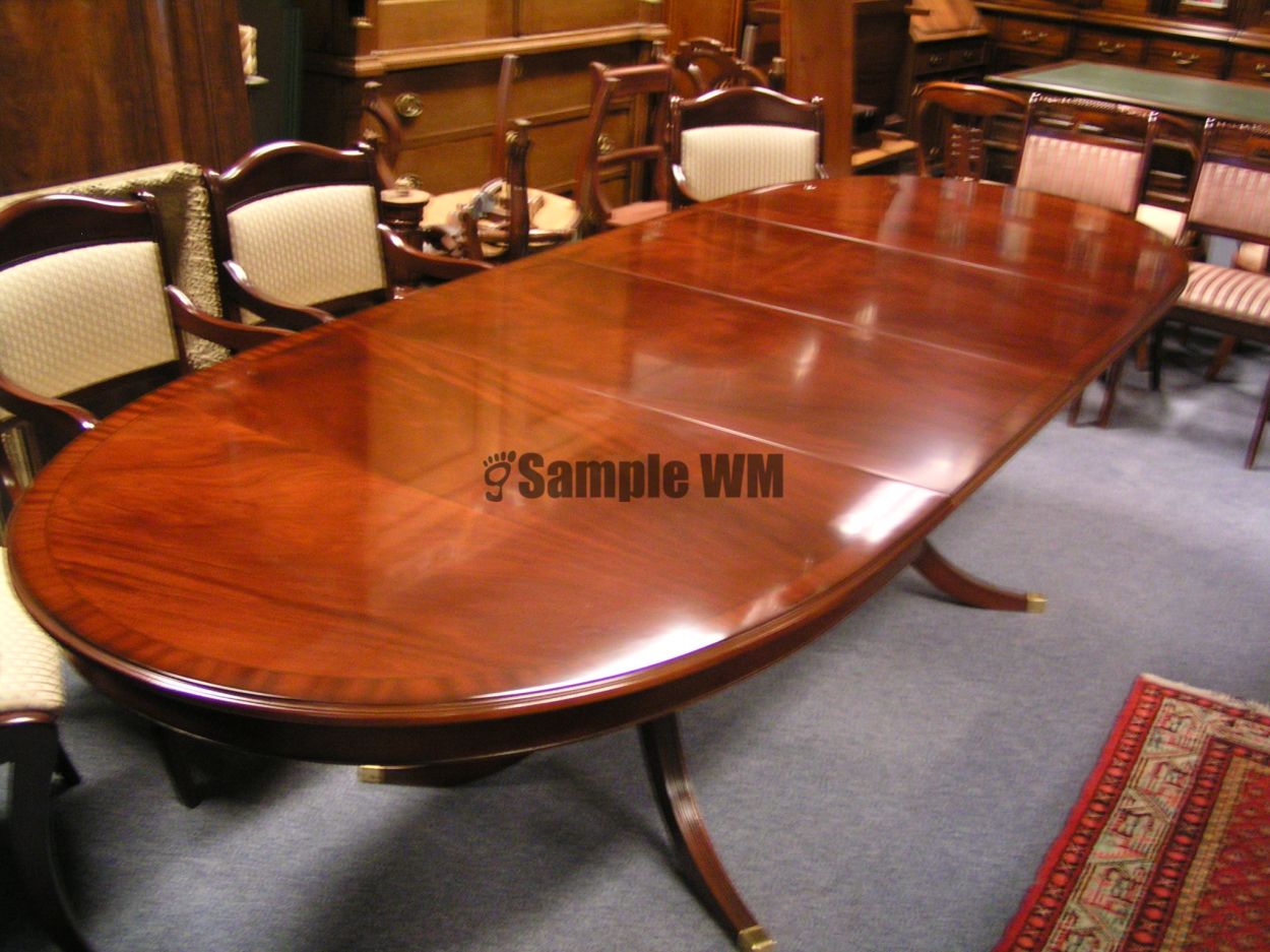 Verkocht artikelnr. 1600342 Heldense Mahonie Eetkamertafel met stoelen
Uitschuifbare ovale eetkamertafel met 2 inlegbladen die onder het blad kunnen worden opgeborgen. Met hoogwaardige metalen synchroon geleiders met centrale borging. In nieuwstaat.

Met intarsia ingelegde bladen.

175(+ 2 x 55) x 105 x 76cm

69 (+ 2 x 22) x 41 x 30 inch

Stoelen in diverse soorten beschikbaar naar keuze.
Keywords: Heldense Mahonie Eetkamertafel met stoelen