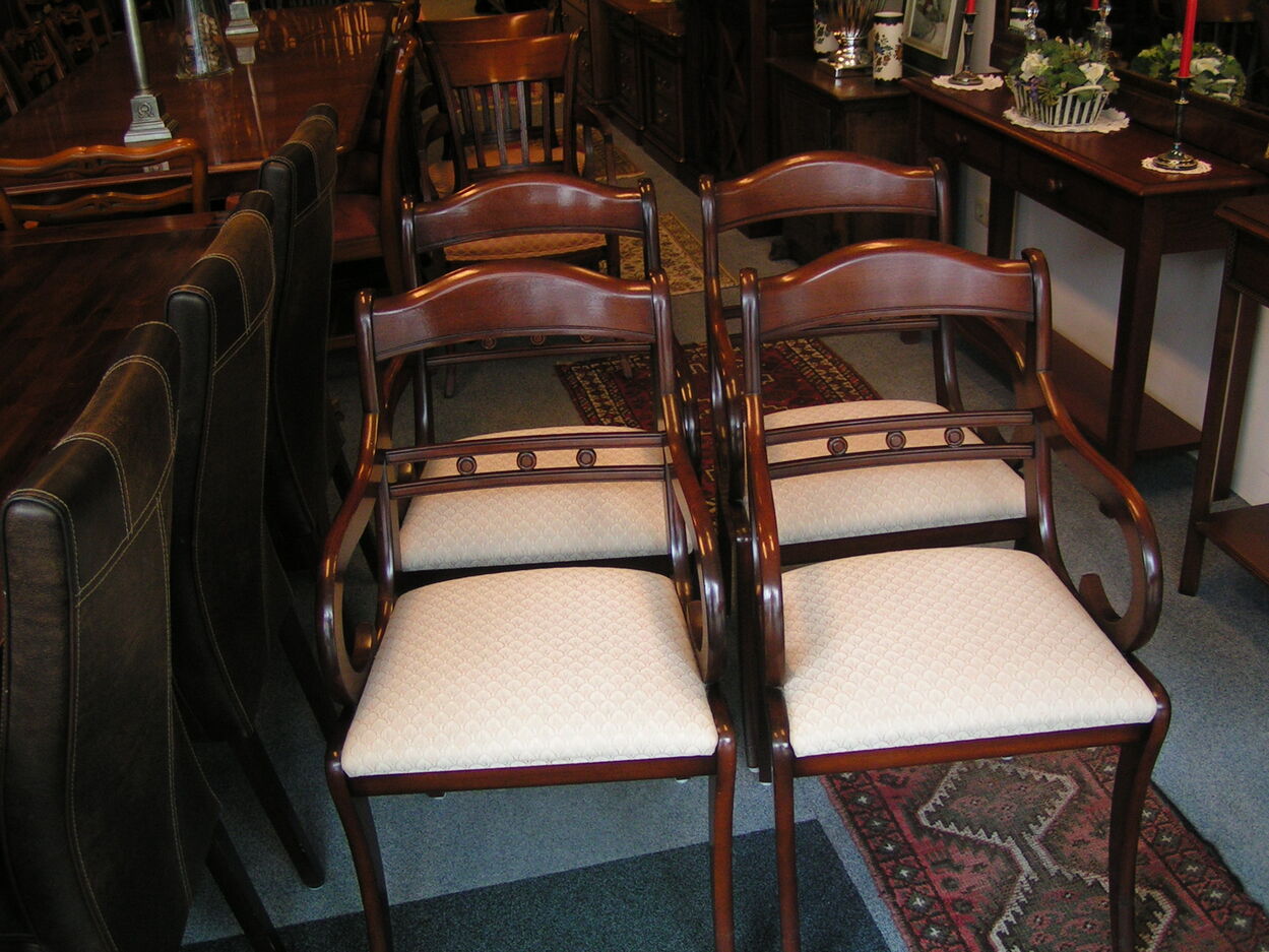 artikelnr. 1600859 Heldense Exclusive Mahonie Stoelen: prijs 
Gloednieuw! Heldense Mahonie stoelen, creme wit gestoffeerd, verkrijgbaar zonder armleuning of combinatie, met armleuning.
Keywords: Heldense Exclusive Mahonie Stoelen