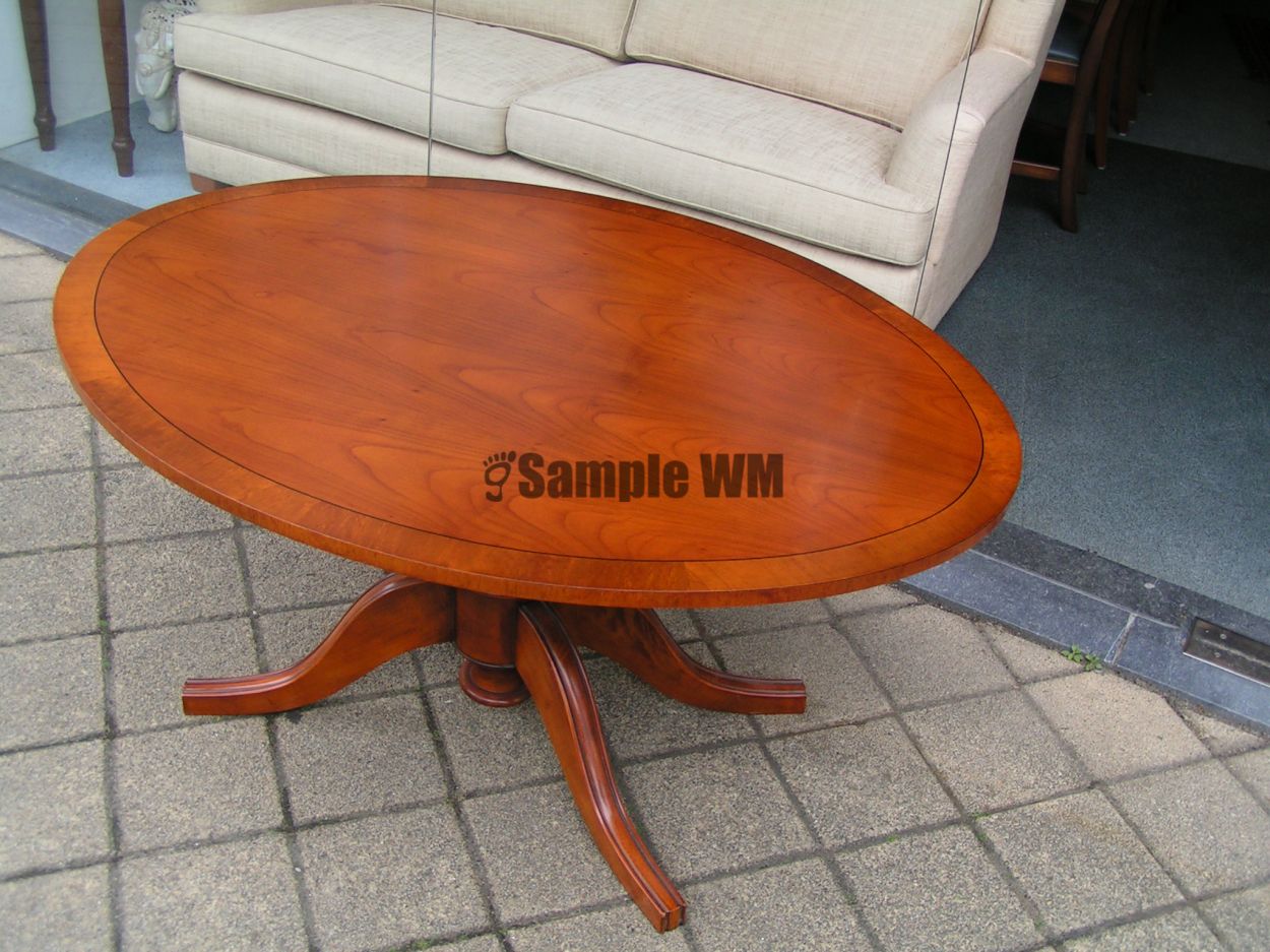 Verkocht artikelnr. 1600360 Kersenhouten Ovale Salontafel.
intarsia gelegd.

in nieuwstaat!

L: 115cm x B: 86cm x 58cm hoog.
Keywords: Kersenhouten Ovale Salontafel: