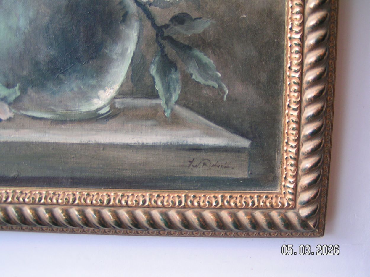 artikelnr. 16020103 Olieverf Schilderij Bloemen in Vaas in Nieuwstaat prijs. €125,- euro.
Afm B 49 H 85 cm
Gesigneerd, j.w.Rietveld
