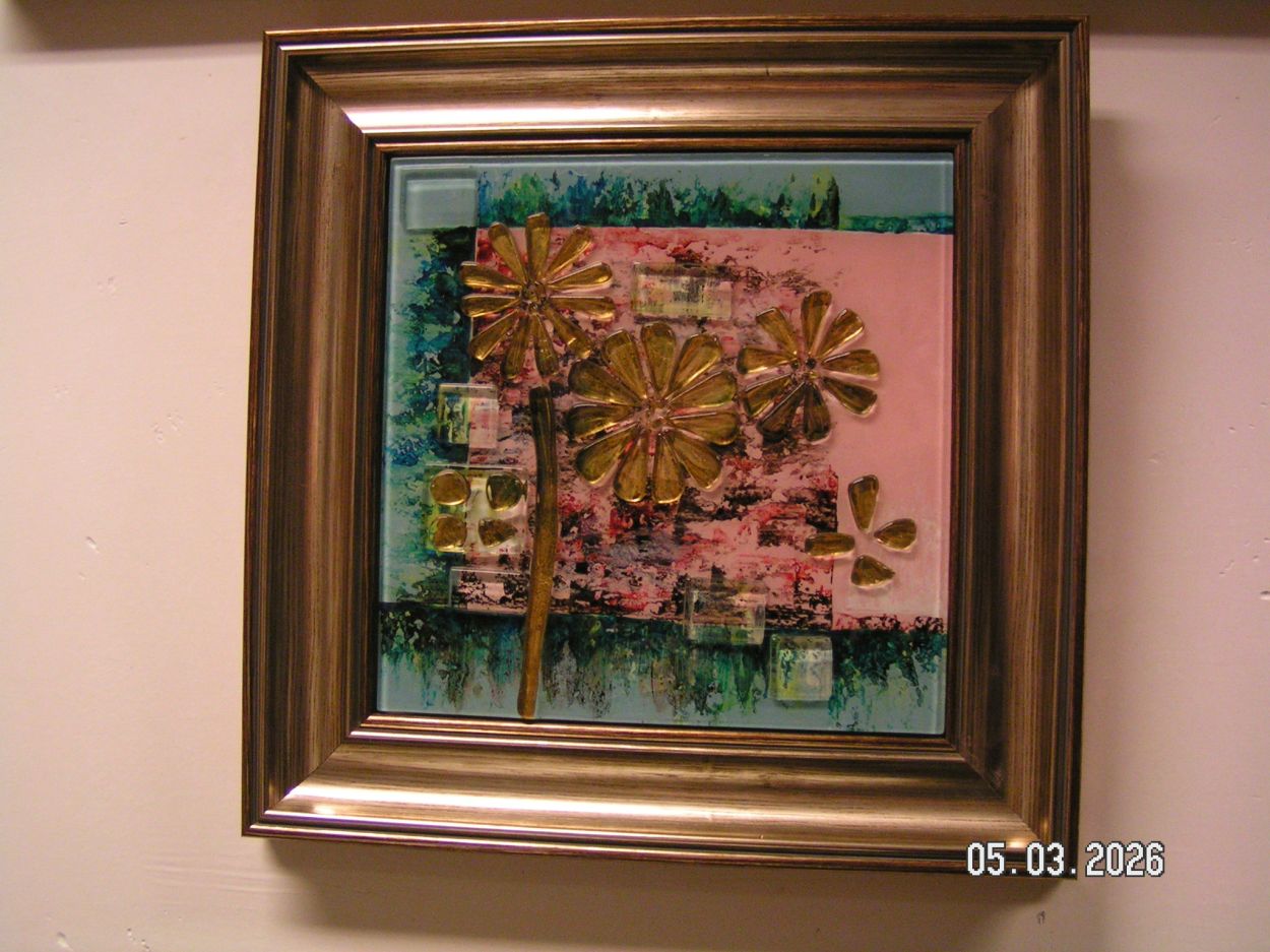 artikelnr. 16020105 Kunstwerk Gemaakt van Glas, prijs €65,- euro
Kunstwerk is Nieuw, Afm 44 x 44 cm
