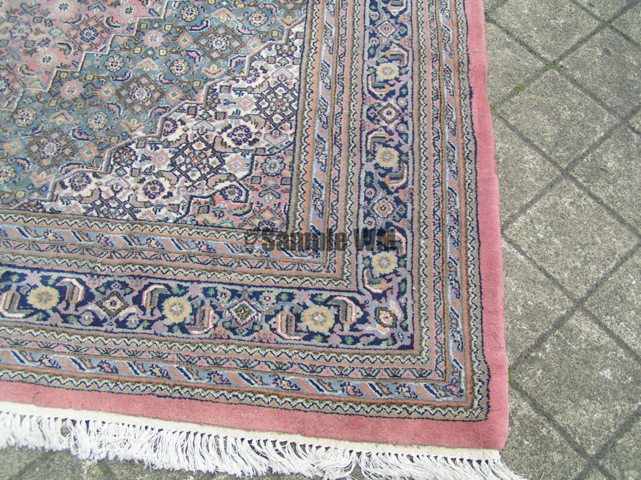 Verkocht artikelnr. 1600346 Groot Tapijt Indo Bidjar
Kleur : Rood, Grijs, Overige kleuren, Wit, Crème, Blauw
Beschrijving
Handmade

Oriente

size: 365 x 250m


Keywords: artikelnr. 1600346 Groot Tapijt Indo Bidjar.