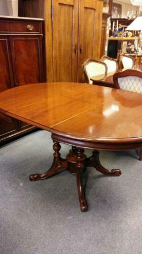 Verkocht 1600273 Tafel van Mahoniehout uitschuifbaar
Uitschuifbare ronde mahoniehouten eetkamertafel, in zeer goede staat
Met een tussen blad van; 50 cm.
En een doorsnede van; 1.08 H 78 cm.
Voor meer tafels zie onze site of andere advertenties.
Keywords: Tafel van Mahoniehout uitschuifbaar
