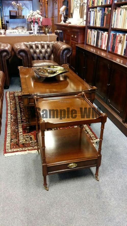 Verkocht artikelnr. 1600344 Heldense Mahoniehouten Bijzettafel op Messing wielen.
Heldense Exclusief Mahoniehouten Bijzettafel op Messing wielen, in zeer goede staat!
Maten; 45 × 45 × 61 cm
18 × 18 × 24 inch.
Voor meer informatie zie onze site of andere advertenties
Keywords: Heldense Mahoniehouten Bijzettafel op Messing wielen
