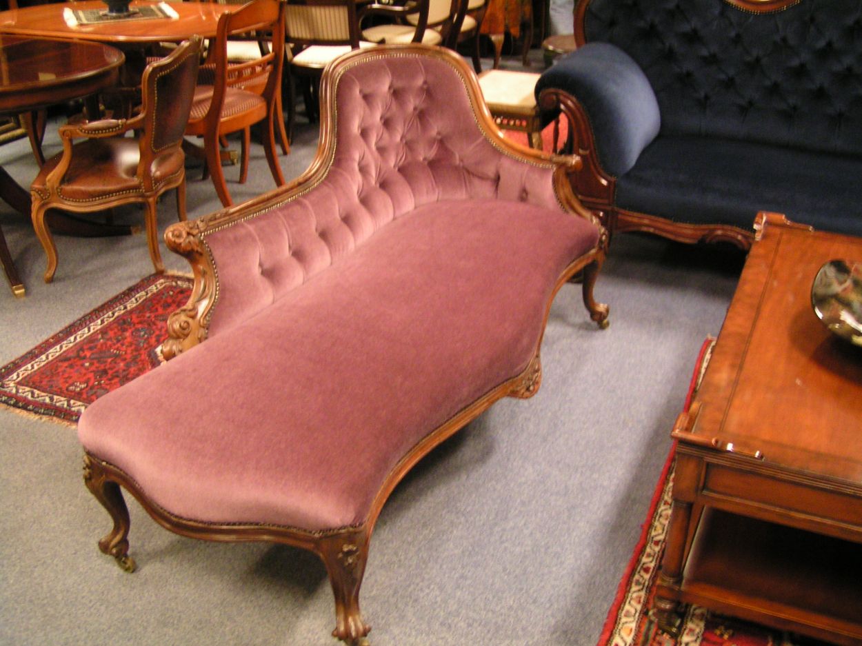 Verkocht artikelnr. 1600288 Antieke Cuba Mahonie Sofa 
Velours gestoffeerd op messing wielen in uitmuntende staat.
Museumkwaliteit.
Diverse Antieke banken en klassieke banken
In onze collectie, zie onze site en andere advertenties.

B: 1.80m x Diep 85cm
Keywords: Antieke Cuba Mahonie Sofa