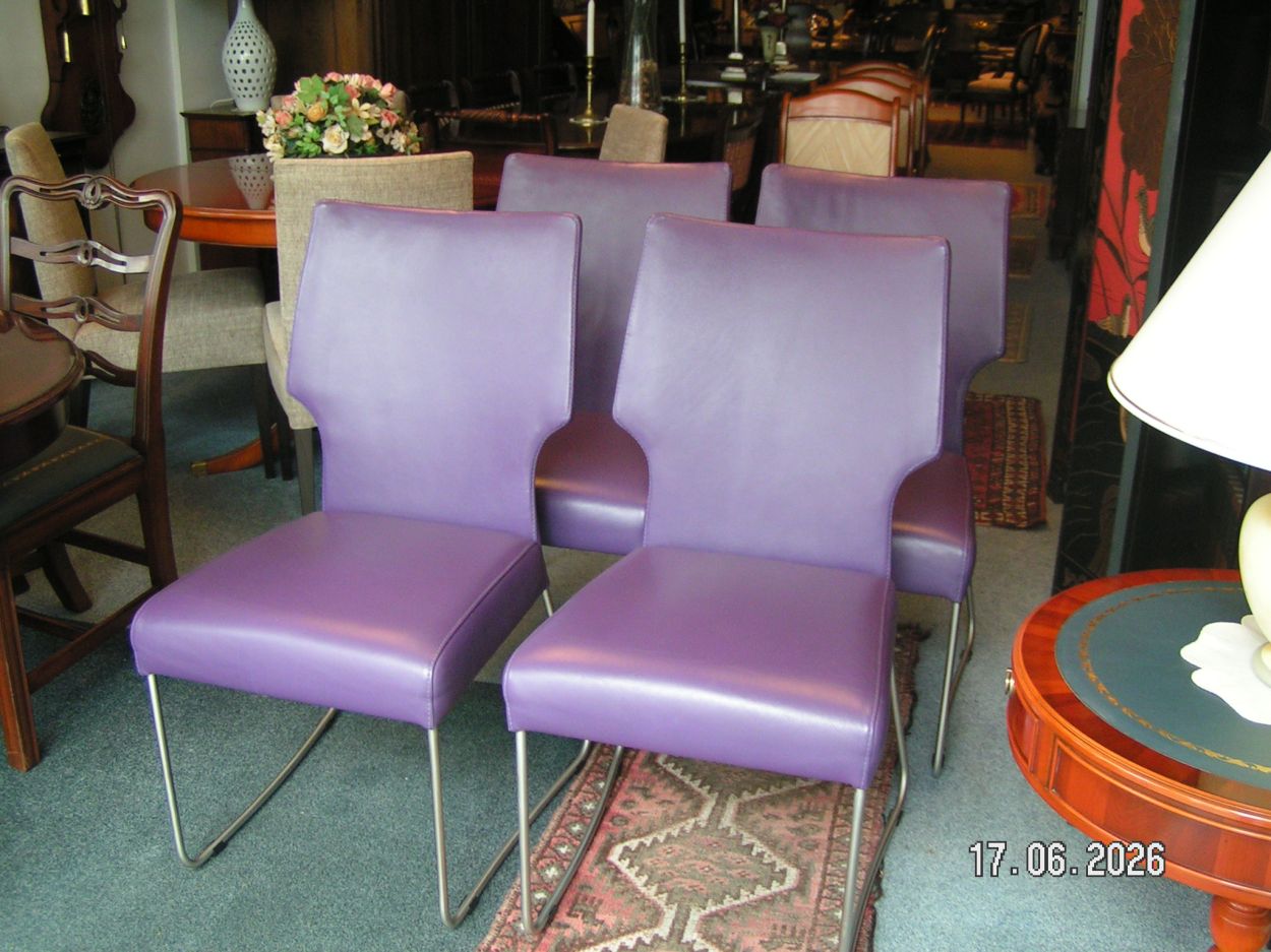 artikelnr. 16020115 Bert Plantagie 4 Design Stoelen Bekleed met Leer in Nieuwstaat prijs €695,- euro.
