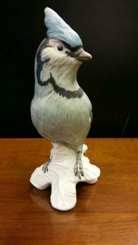 artikelnr. 1600279 Goebel Vogel van Porselein: prijs 45 euro
Goebel Vogel van Porselein.
In nieuwstaat.
Hoog 17 cm Breed 7 cm
Keywords: Goebel Vogel van Porselein: