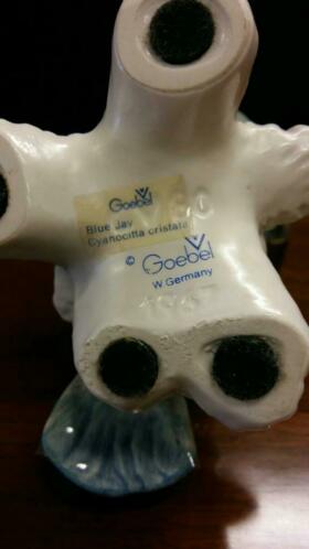 artikelnr. 1600279 Goebel Vogel van Porselein: prijs 45 euro
Goebel Vogel van Porselein.
In nieuwstaat.
Hoog 17 cm Breed 7 cm
Keywords: Goebel Vogel van Porselein: