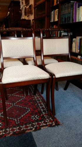 Verkocht artikelnr. 0160018 Heldense Exclusive Mahonie Stoelen, 
Kleur creme met getorste leuningen in nieuwstaat!
Keywords: Heldense Exclusive mahonie stoelen