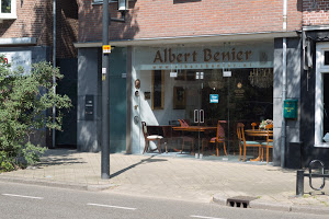 Winkel Albert Benier
[b]http://albertbenier.nl[/b]

Albert Benier Kristallen Kroonluchter SpecialistDiverse plafonaires, Kroonluchters, Zakkroonluchters te koop in alle soorten en maten, tevens op bestelling mogelijk, ook restauratie!
Tevens montage, bevestigen van alle soorten en maten van Kroonluchters op aanvraag. Vrijwel alles is mogelijk op het gebied van Kristallen Lampen- en Kroonluchters etc.
Keywords: Albert Benier