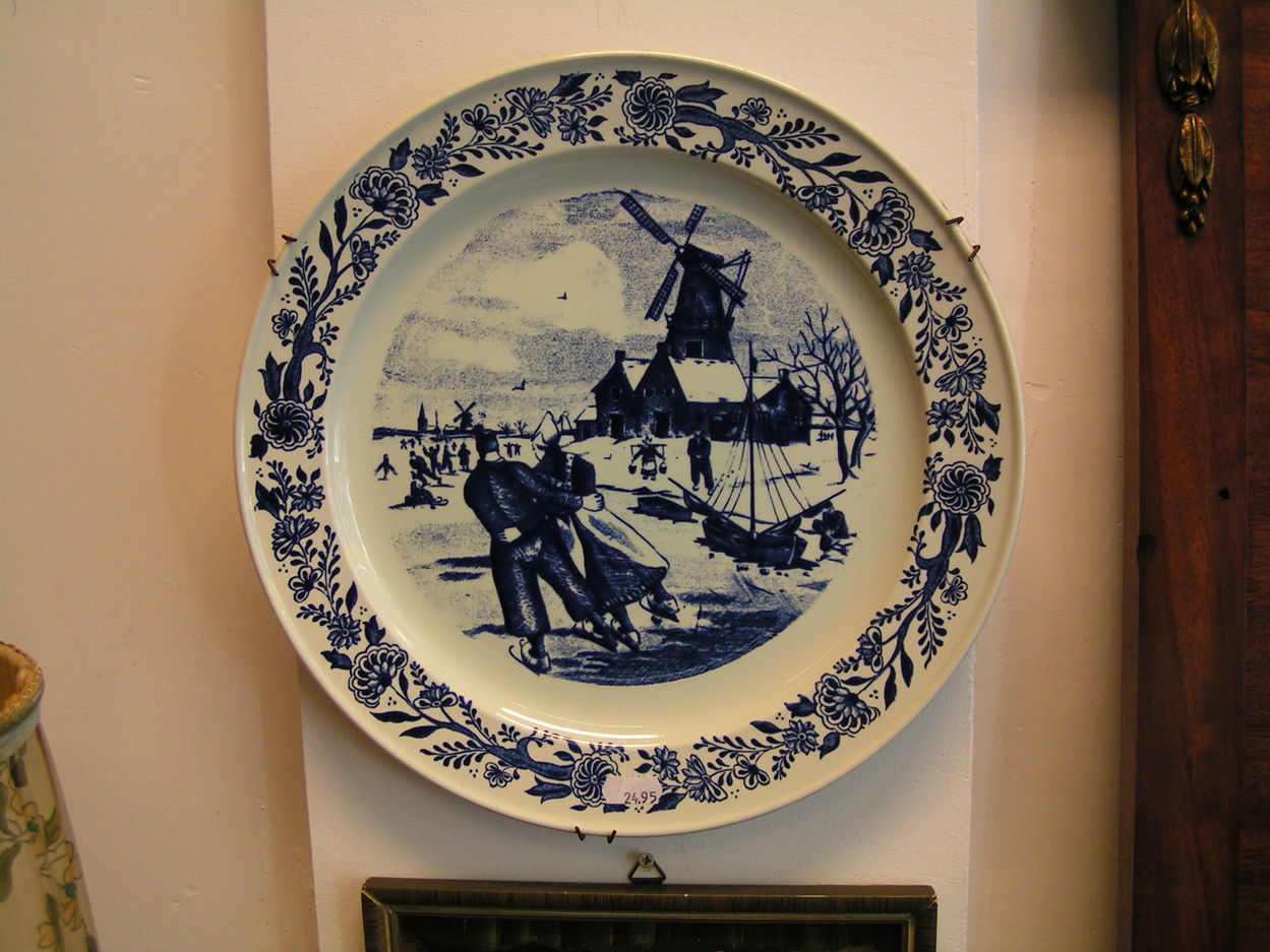 artikelnr. 00388: Delfts Blauw Staand Wandbord: prijs 24.95 euro
2 stuks in voorrraad, afbeelding schaatskoppel friese 11 stedentocht.

diameter: 33 cm

puntgaaf
Keywords: 00388 Delfts Blauw Staand Wandbord