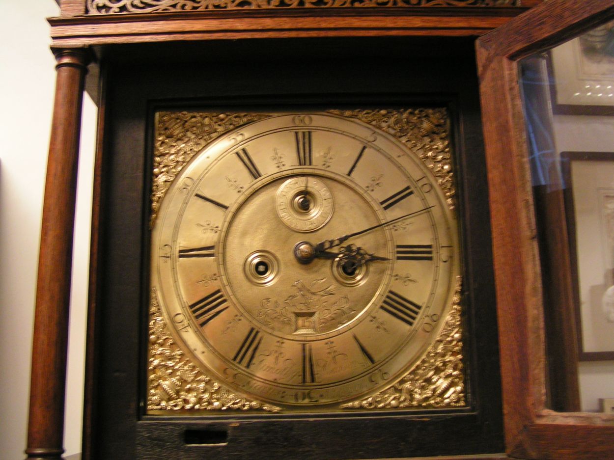 artikelnr. 0160030 Engels Staande Horloge In Massief Eiken Kast 1830 : prijs 649 euro
In zeer goede staat.

Timothy Mason, Gains Through

Met seconde- en datum aanwijzing.

Hoogte: 222cm

Recent bij klokkenmaker geweest, met garantie, papieren klokkenmaker/onderhoud/reparatie aanwezig.
Keywords: Engels Staande Horloge In Massief Eiken Kast 1850