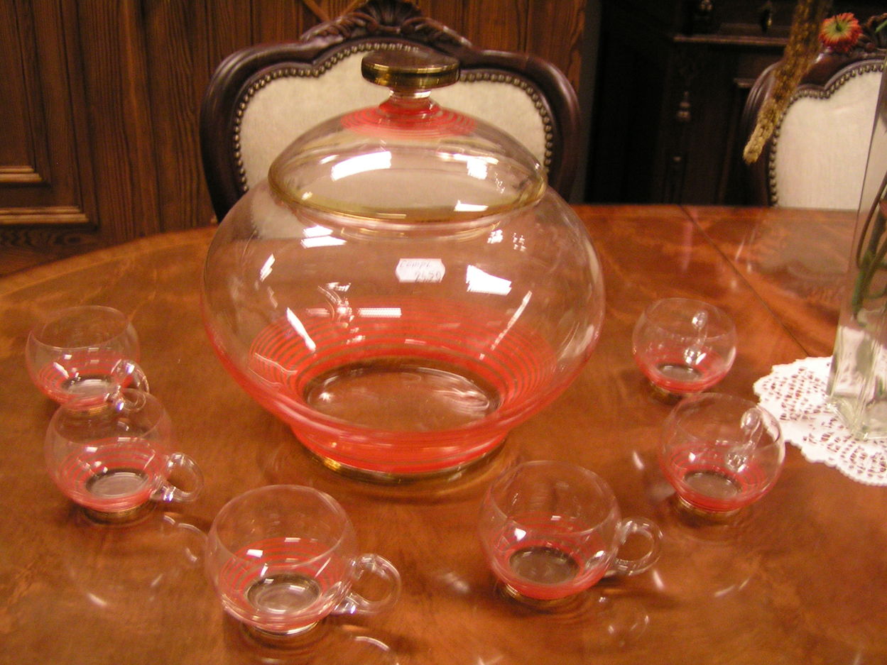 artikelnr. 00425 Bolset Jaren '60: prijs 24.50 euro
Bolset is compleet, rood gedecoreerd.
Keywords: bolset