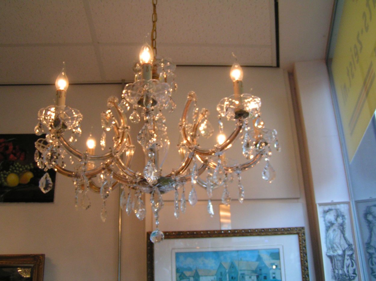 Verkocht artikelnr. 00738 Kristallen 8-armige Kroonluchter.
85 cm doorsnede, zonder ketting 60cm, klassiek in perfecte staat.
Keywords: Kristallen 8-armige Kroonluchter