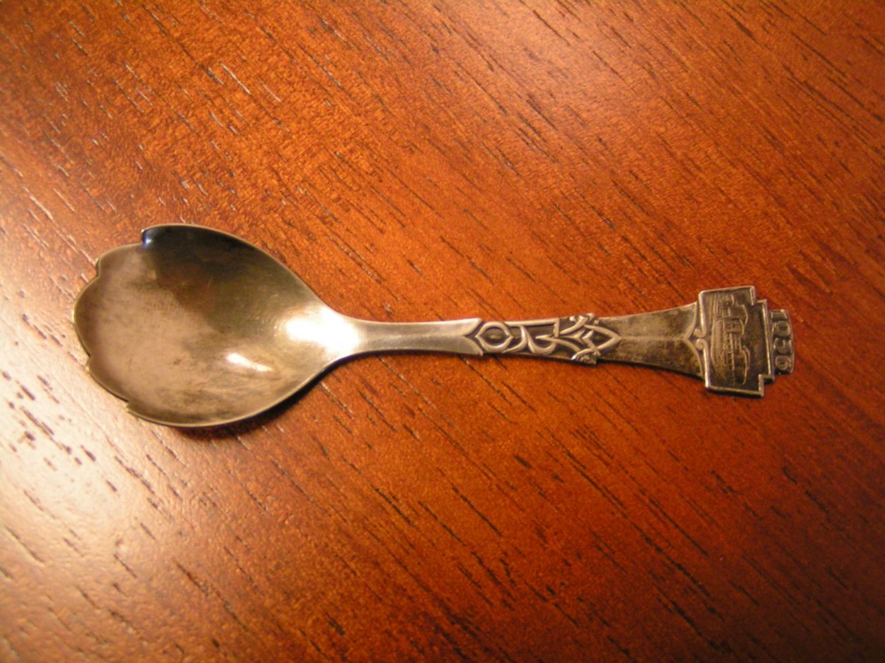 artikelnr. 00768 Verzilverd '90' Jubileum AVRO Theelepeltje uit 1936: prijs 17,50 euro
 Verzilverd '90 microgram zilver' Jubileum AVRO Theelepeltje uit 1936
Keywords: 90 Verzilverd &#039;90&#039; Jubileum AVRO Theelepeltje uit 1936: