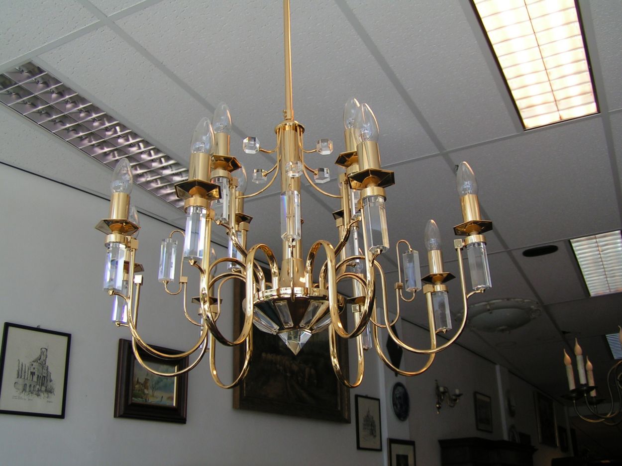 artikelnr. 1600236 Kroonluchter Goud Verguld Lord 8 + 4: prijs â‚¬795- euro
24 karaats goud verguld.

70 breed x hoog: 48cm

Nieuwstaat.

Beeldschone Chandelier in hoogte verstelbaar.
Keywords: Kroonluchter Goud Verguld Lord 8 + 4