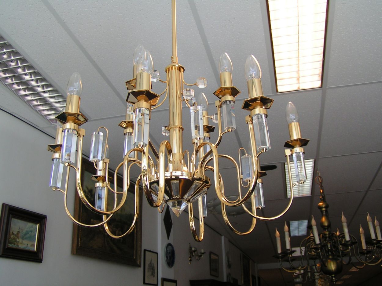 artikelnr. 1600236 Kroonluchter Goud Verguld Lord 8 + 4: prijs â‚¬795- euro
24 karaats goud verguld.

70 breed x hoog: 48cm

Nieuwstaat.

Beeldschone Chandelier in hoogte verstelbaar.
Keywords: Kroonluchter Goud Verguld Lord 8 + 4