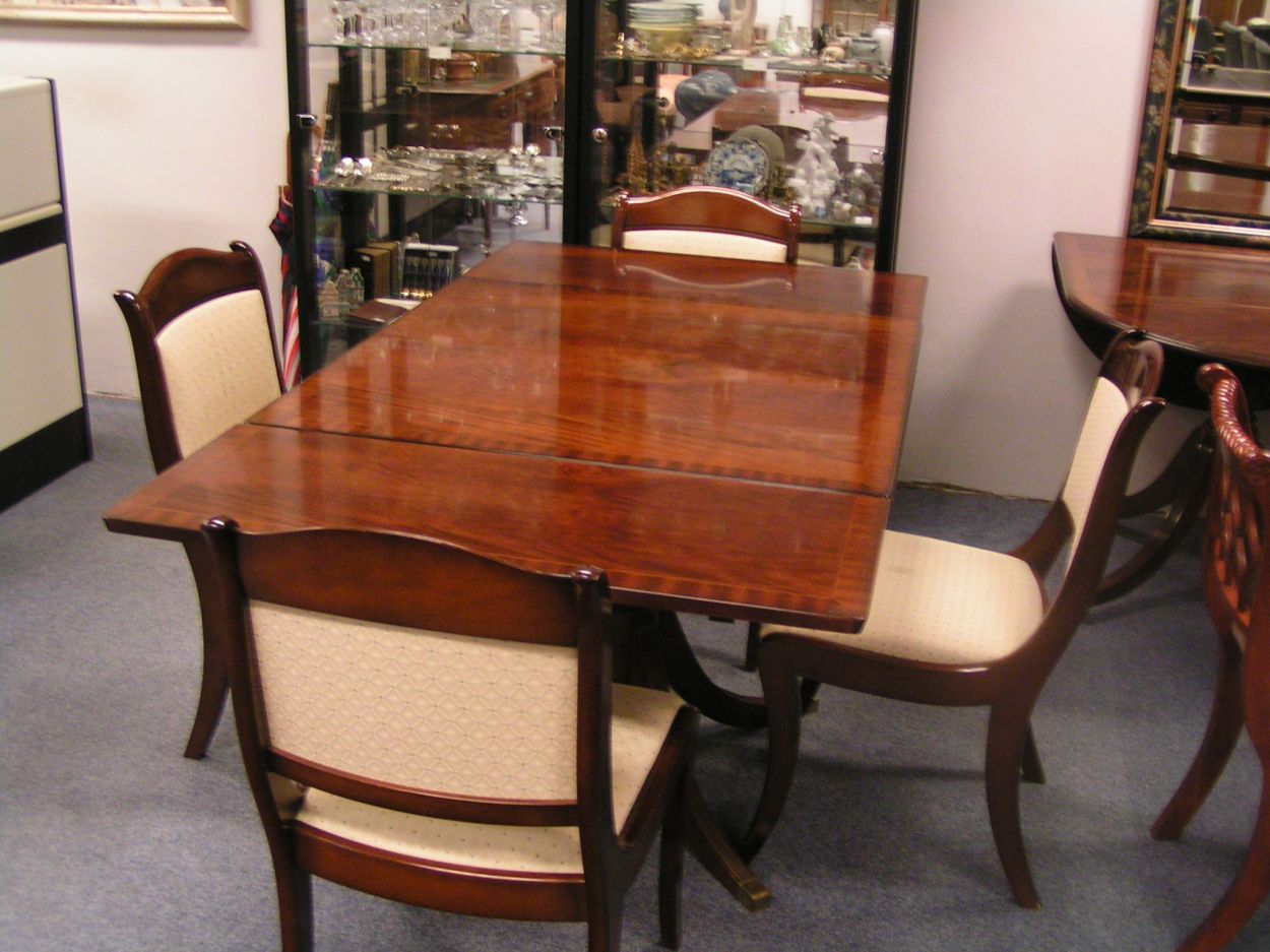 artikelnr. 00712b Heldense Eetkamertafel, divers tafels op voorraad in divers maten en soorten.
90 x 90cm , uitgeschoven 2 x 35cm ; totale lengte 1.60m, topstuk van de Heldense, in topconditie.

met 4 bijpassende Heldense stoelen diverse soorten Heldense stoelen setjes aanwezig in ons assortiment.


Keywords: artikelnr. 00712 Heldense Eetkamertafel