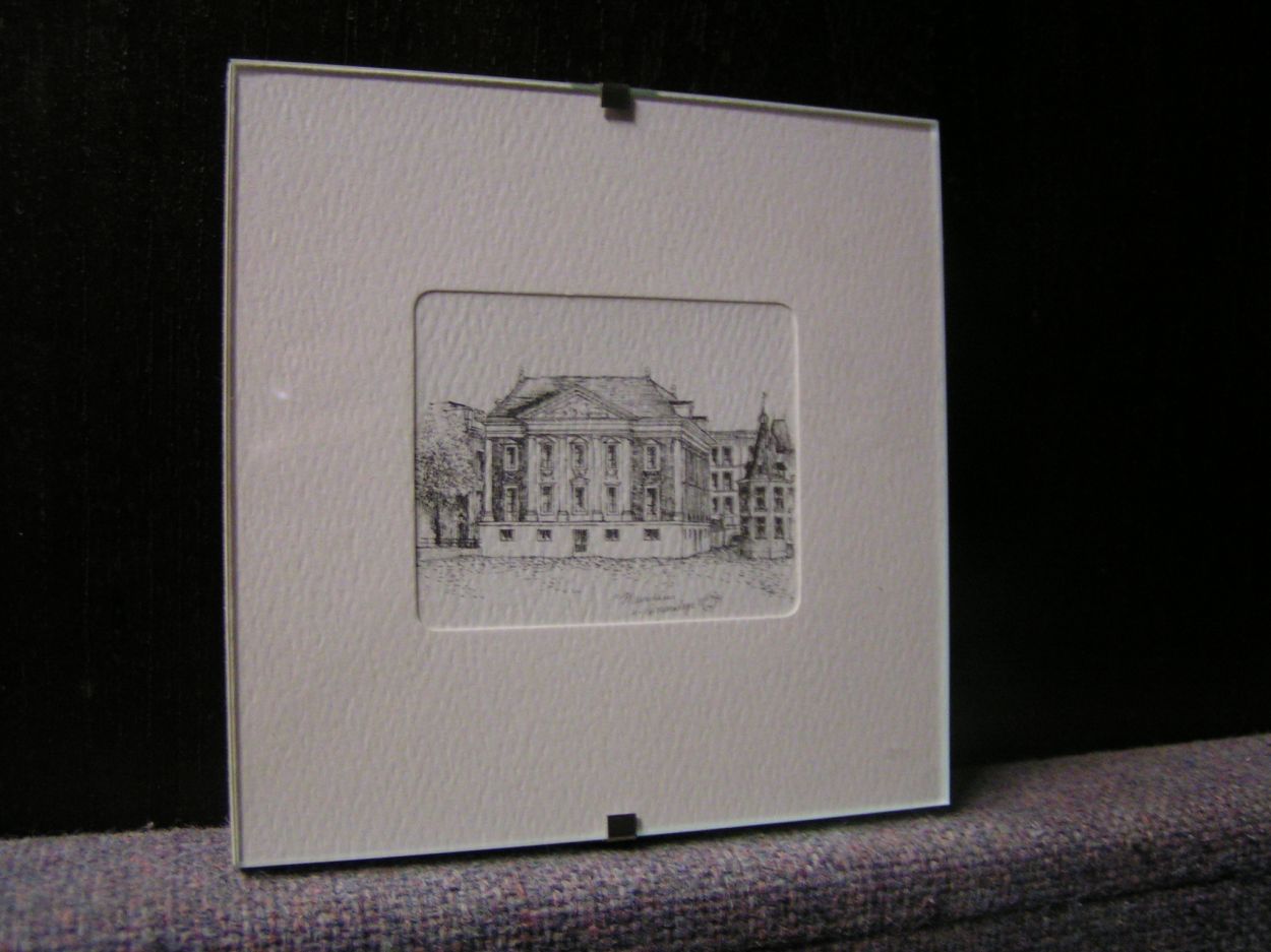 artikelnr. 00821 Gravure Mauritshuis 's Gravenhage: prijs 25 euro
gesigneerd door Reinoud Brandt 1987

10x 10cm

25 euro 
Keywords: Mauritshuis