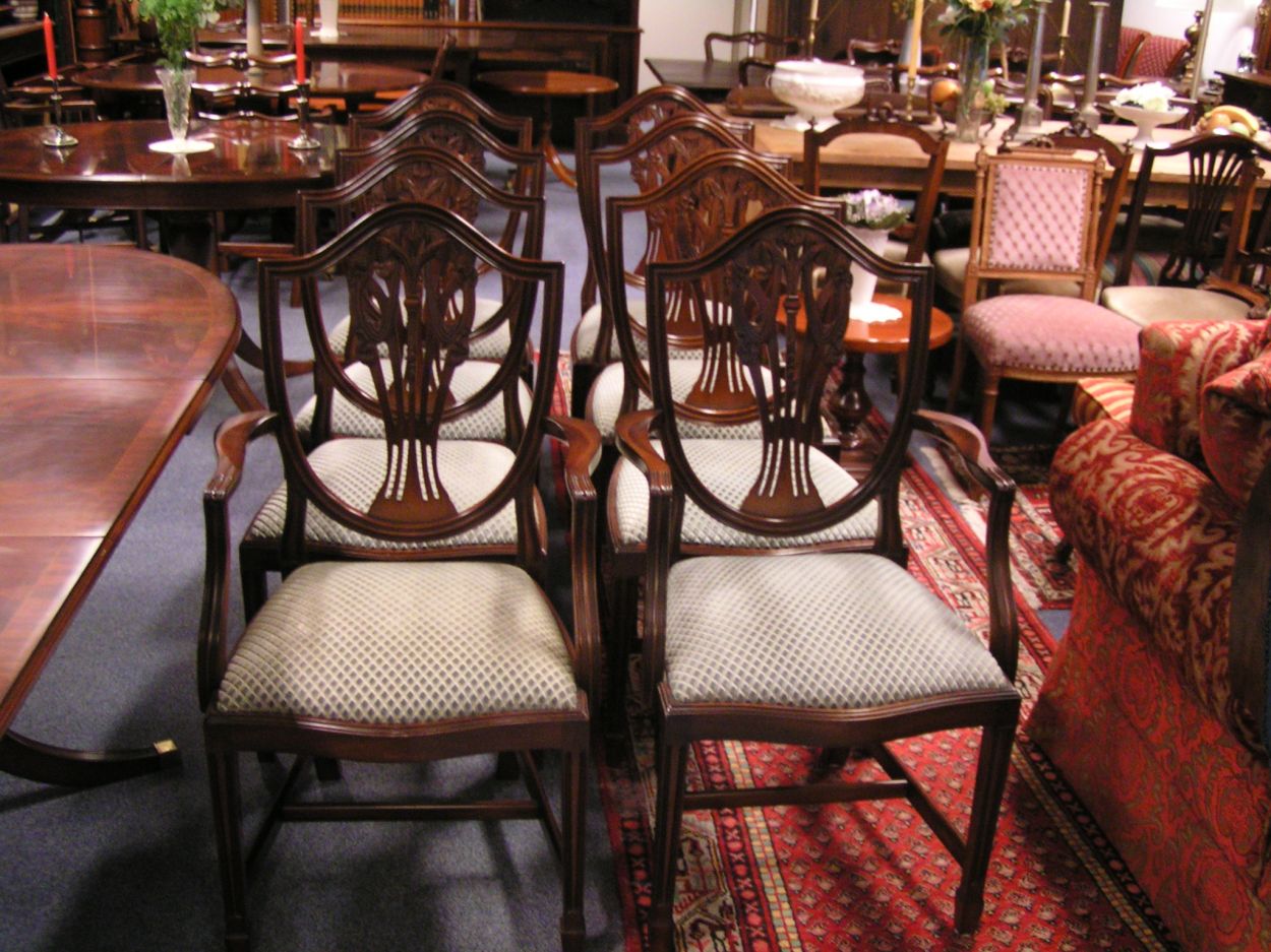 Verkocht artikelnr. 01600045 Heldense Exclusive mahonie stoelen
8 stoelen waarvan 2 met armleuning.

Geschoren Utrechts Velours gestoffeerd. Kleur: Oud Hollands Groen

in nieuwstaat.
Keywords: Heldense Exclusive mahonie stoelen