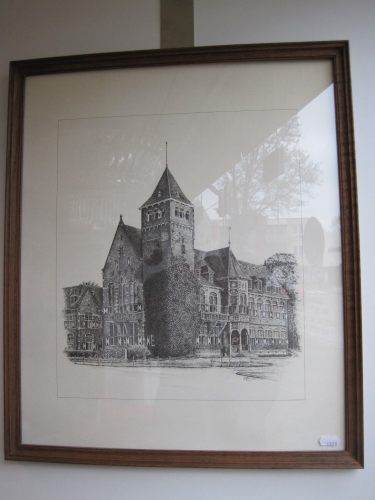 Verkocht artikelnr. 00409 Gravure \"Gemeentehuis ZEIST\".
gesigneerd, rond \'79
Keywords: Gravure \\"Slot ZEIST\\" gesigneerd 1979