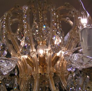 Albert Benier Kristallen Kroonluchter SpecialistDiverse plafonaires, Kroonluchters, Zakkroonluchters te koop in alle soorten en maten, tevens op bestelling mogelijk, ook restauratie!
Tevens montage, bevestigen van alle soorten en maten van Kroonluchters op aanvraag. Vrijwel alles is mogelijk op het gebied van Kristallen Lampen- en Kroonluchters etc.
