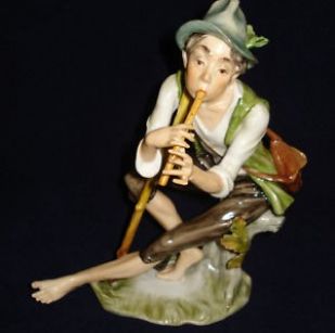 Filename=german-kaiser-porcelain-hp-figurine_1_6ce8f362d4e16299f718faca96c577d0.jpg
Filesize=18KiB
Dimensions=300x400
Date added=Jul 11, 2020 german-kaiser-porcelain-hp-figurine_1_6ce8f362d4e16299f718faca96c577d0.jpg